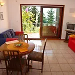 Zelimir Apartamento Brist